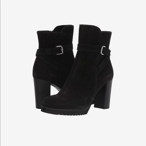 La CANADIENNE Meadow Bootie NWOT
